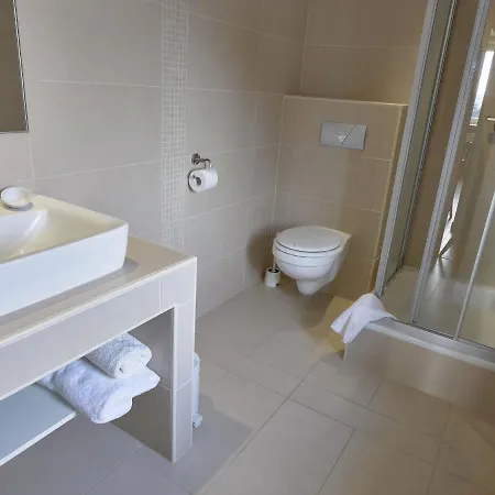 Сasa de vacaciones Luxury Holiday In Mettet With An Indoor Swimming Pool And Sauna Ermeton-sur-Biert