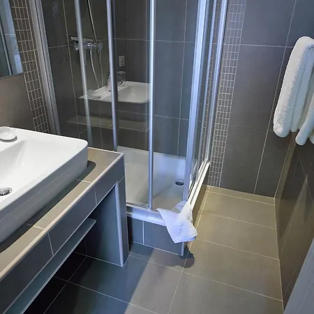 Сasa de vacaciones Luxury Holiday In Mettet With An Indoor Swimming Pool And Sauna